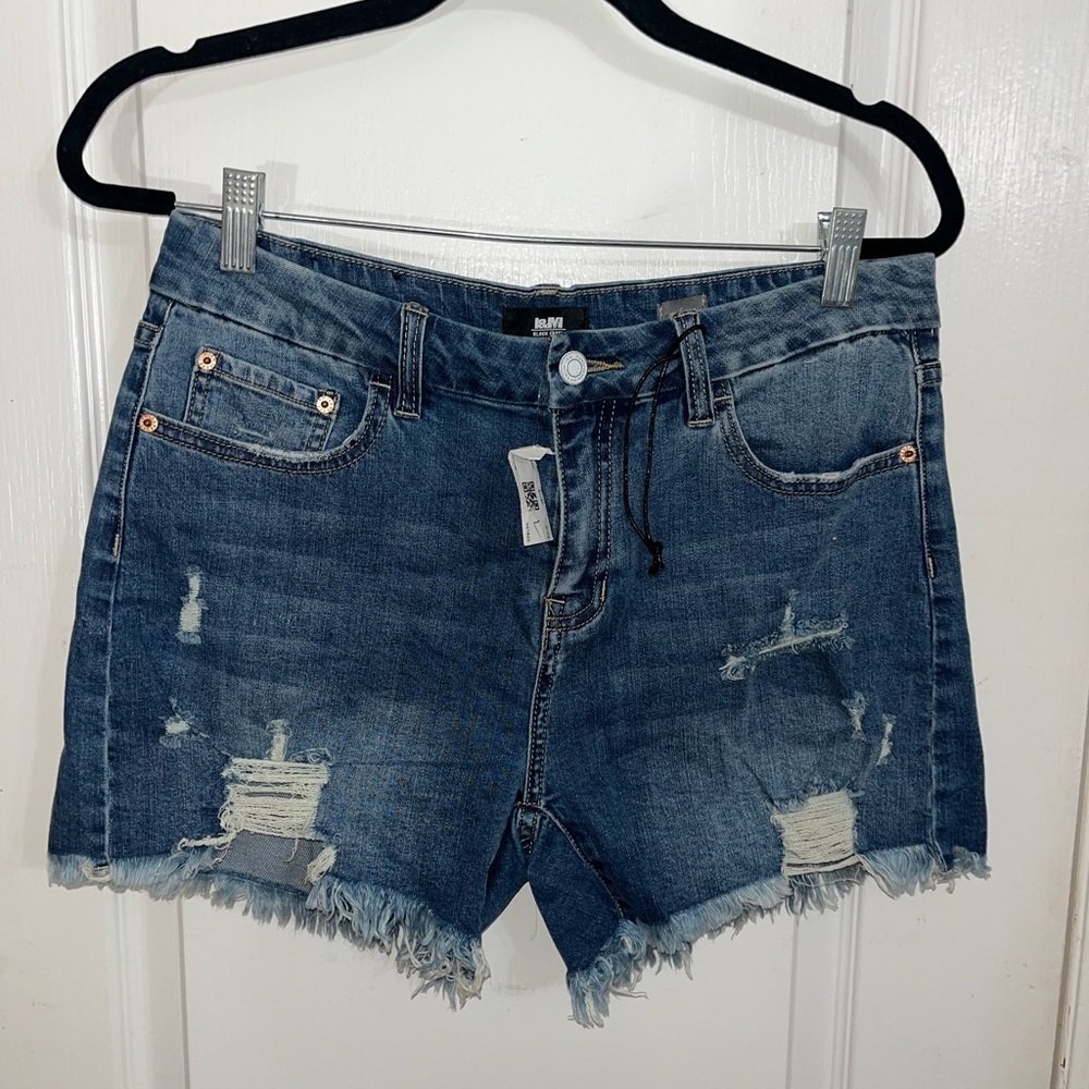 Black Label Mid Rise Ripped Blue Jean Shorts NWT — Size L